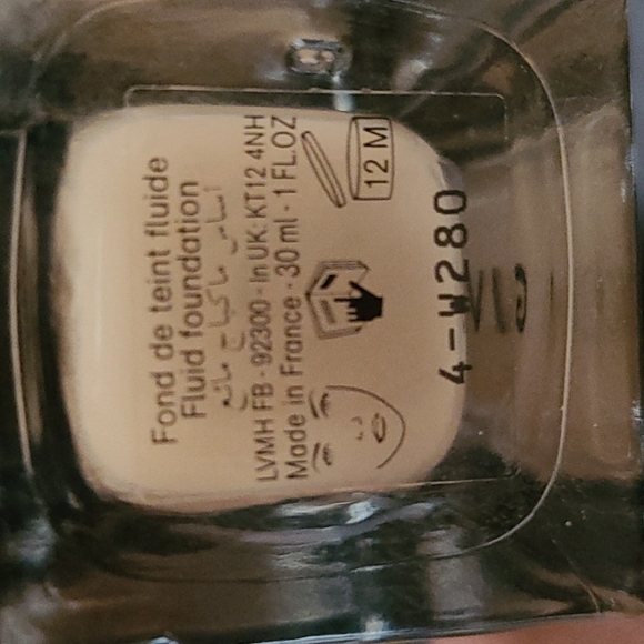 Givenchy - Picture 2 of 3